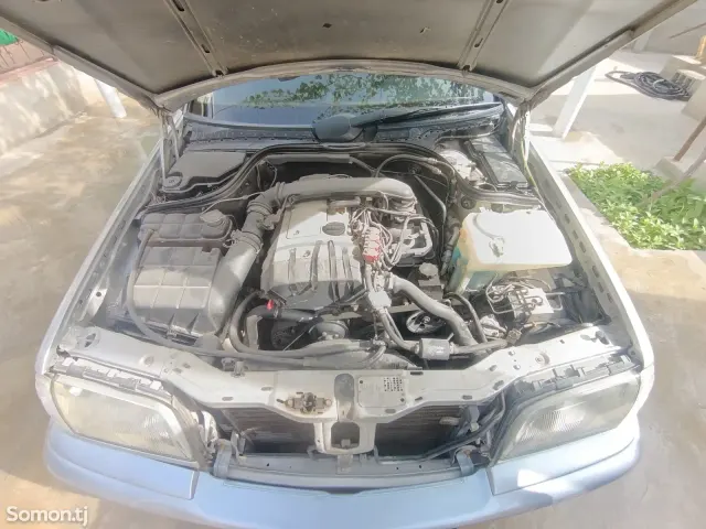 Mercedes-Benz W201 1998 · 1.6 MT