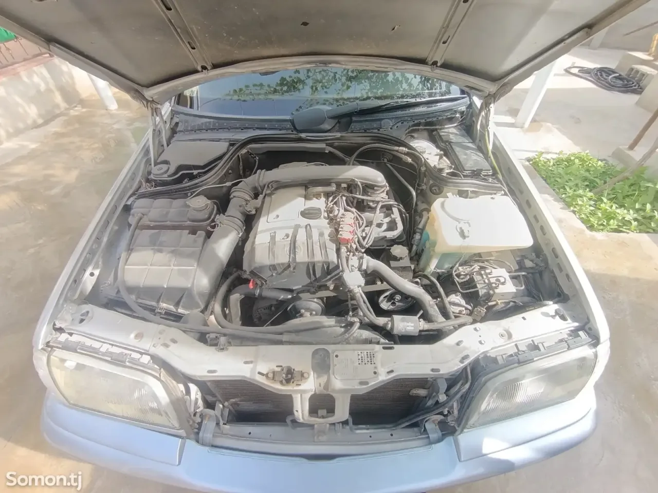 Mercedes-Benz W201 1998 · 1.6 MT