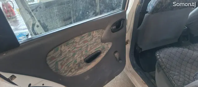 Daewoo Lanos 1997 · 1.6 MT