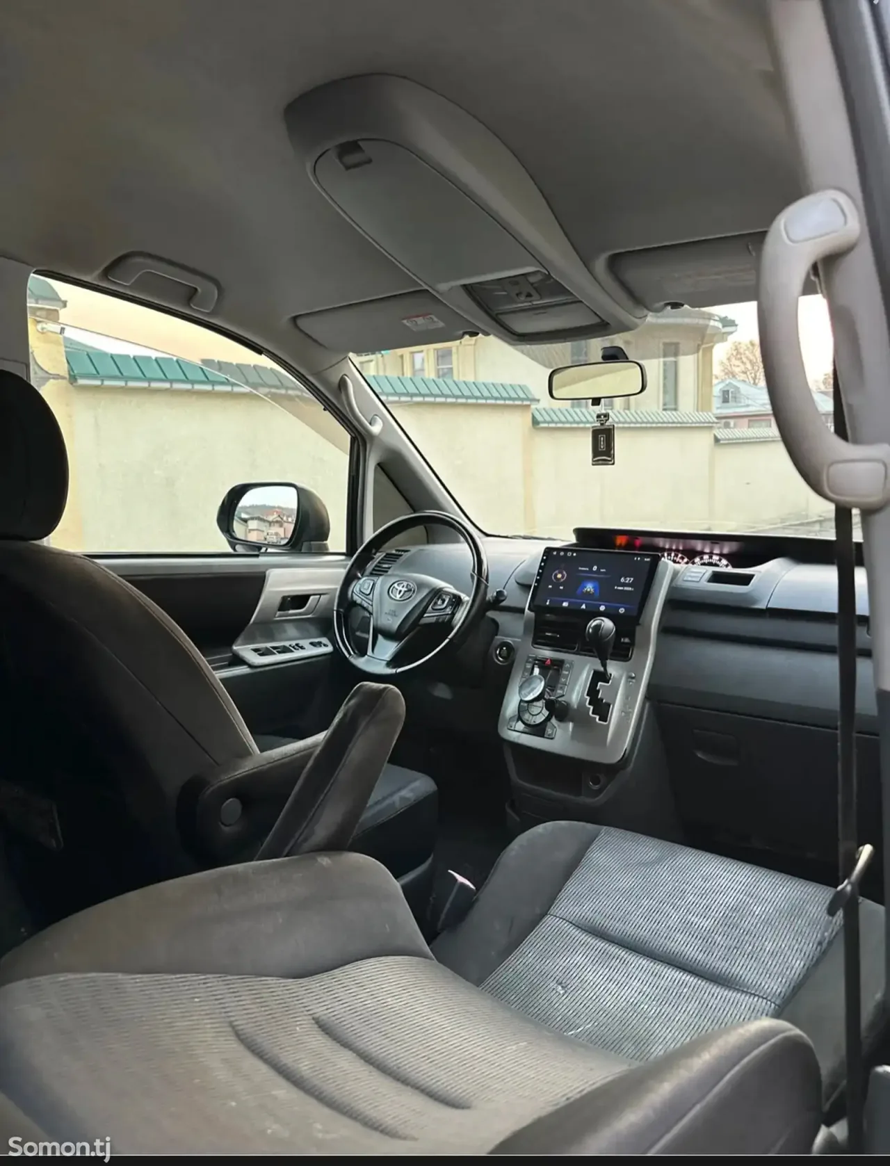Toyota Voxy 2008 · 2.0 AT
