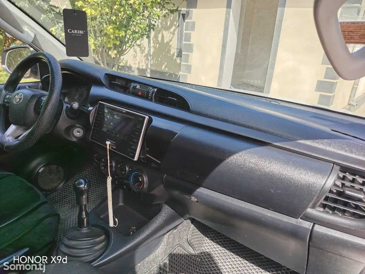 Toyota Hilux 2016 · 2.4 MT