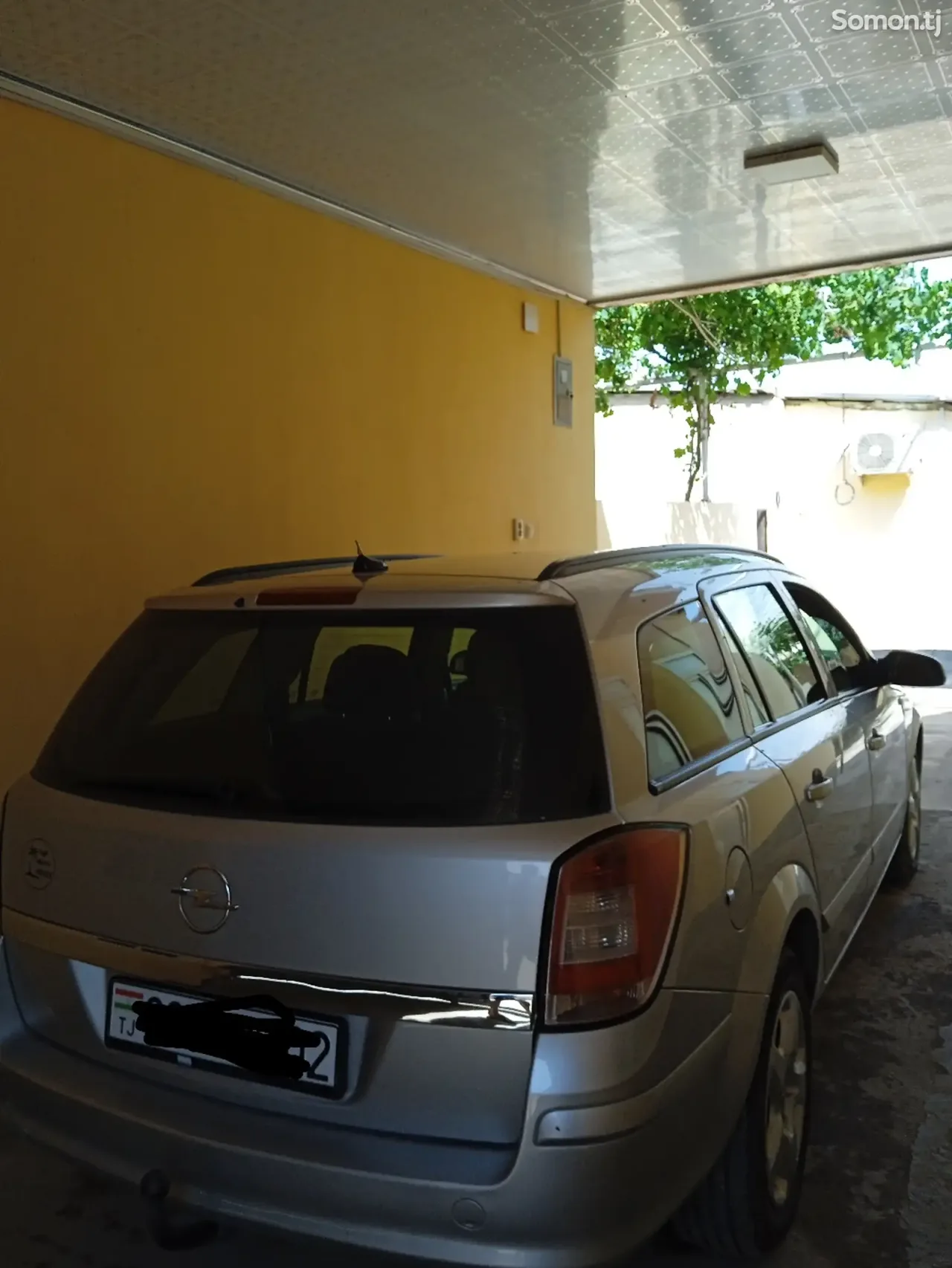 Opel Astra H 2008 · 1.6 MT