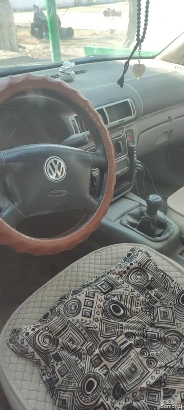 Volkswagen Passat 1997 · 1.8 MT