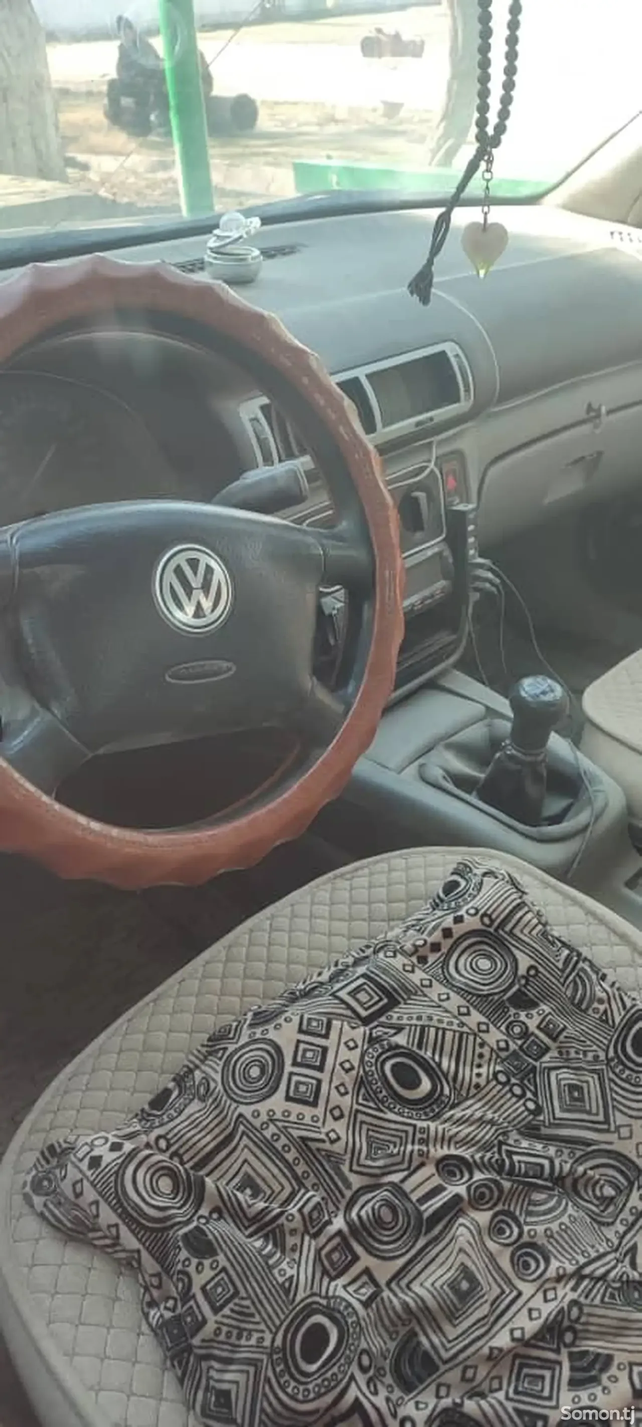 Volkswagen Passat 1997 · 1.8 MT
