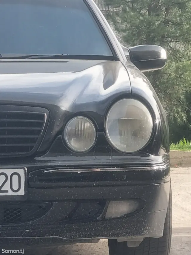Mercedes-Benz E class 2002 · 3.2 AT