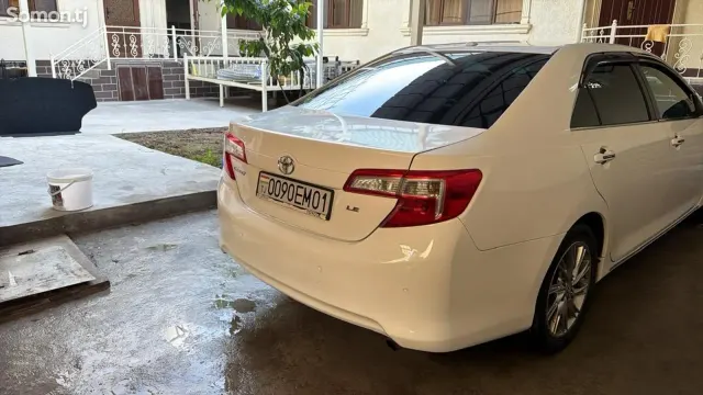 Toyota Camry 2012 · 2.5 AT