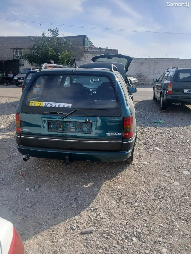 Opel Astra F 1994 · 1.6 MT