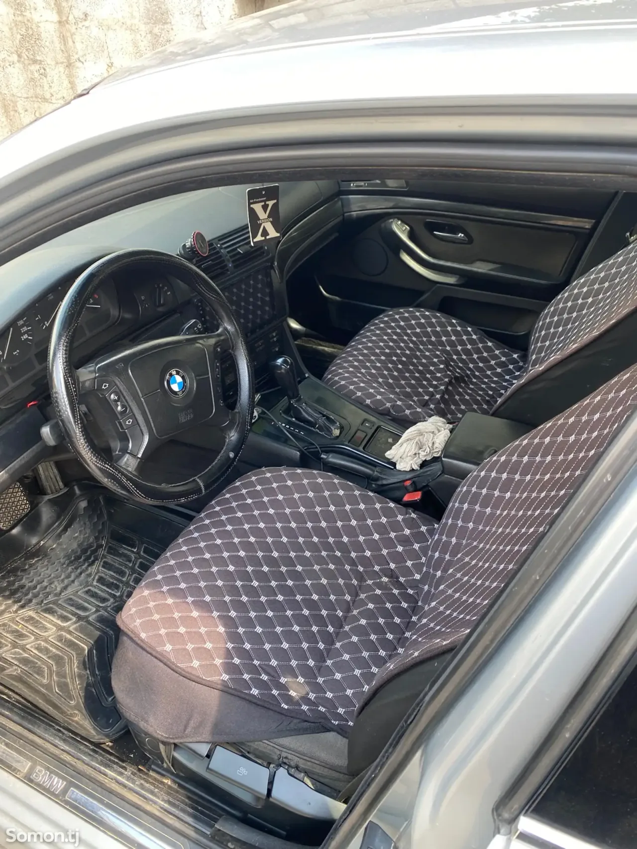 BMW M5 1996 · 2.4 AT