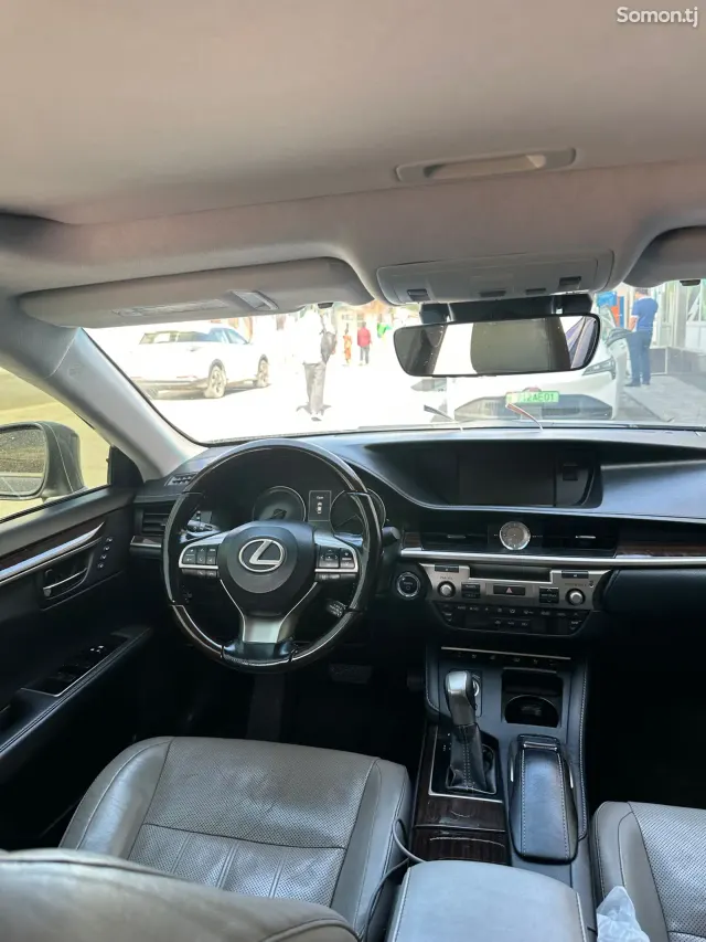 Lexus ES series 2016 · 3.0 AT