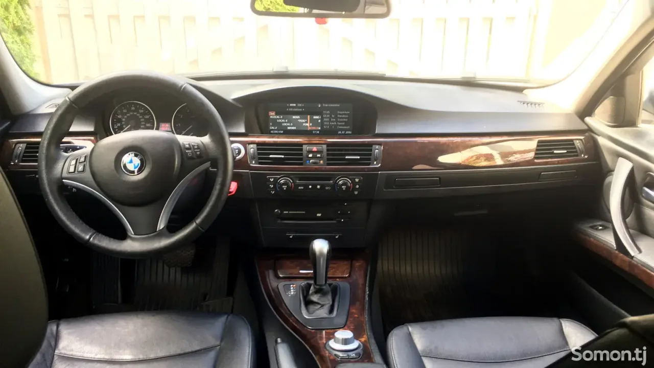 BMW 3 series 2011 · 2.0 AT
