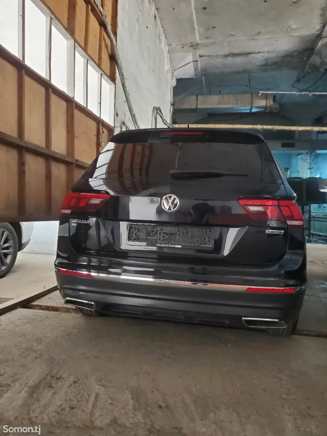 Volkswagen Tiguan 2021 · 2.0 AT