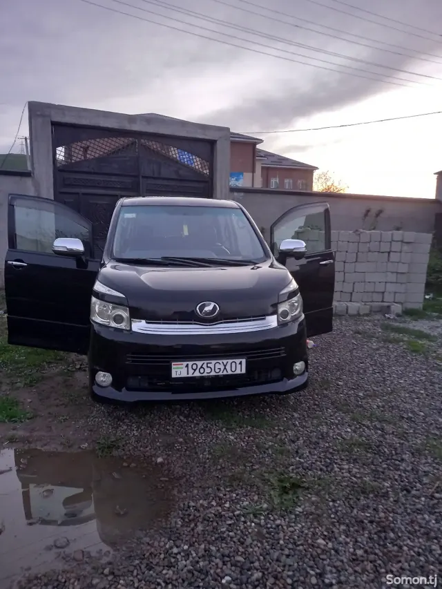 Toyota Voxy 2008 · 2.0 AT