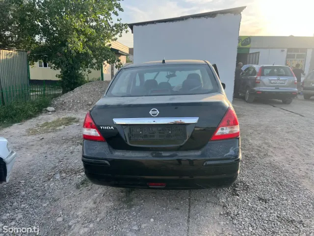 Nissan Tiida 2008 · MT