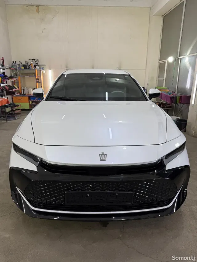 Toyota Crown 2023 · 2.5 AT