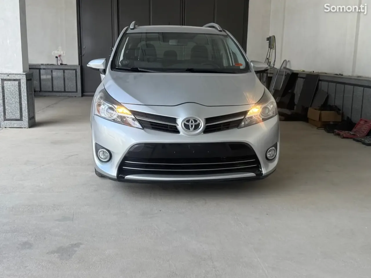 Toyota Verso 2014 · 1.8 MT