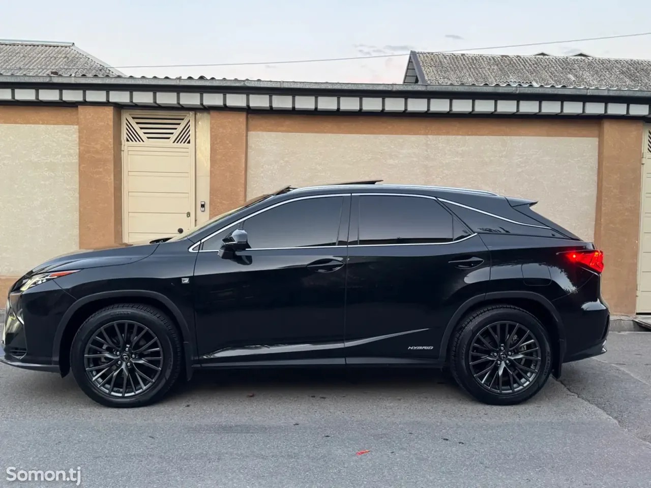 Lexus RX series 2017 · 4.5 AT