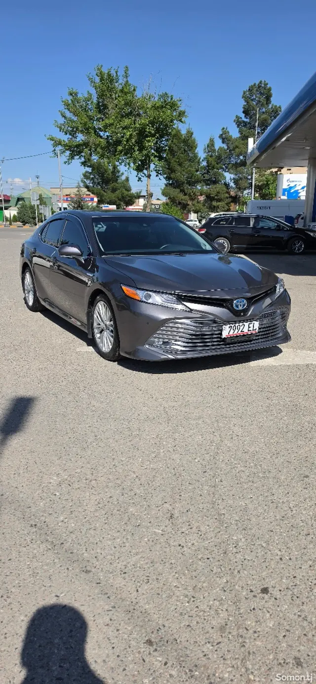 Toyota Camry 2018 · 2.5 AT