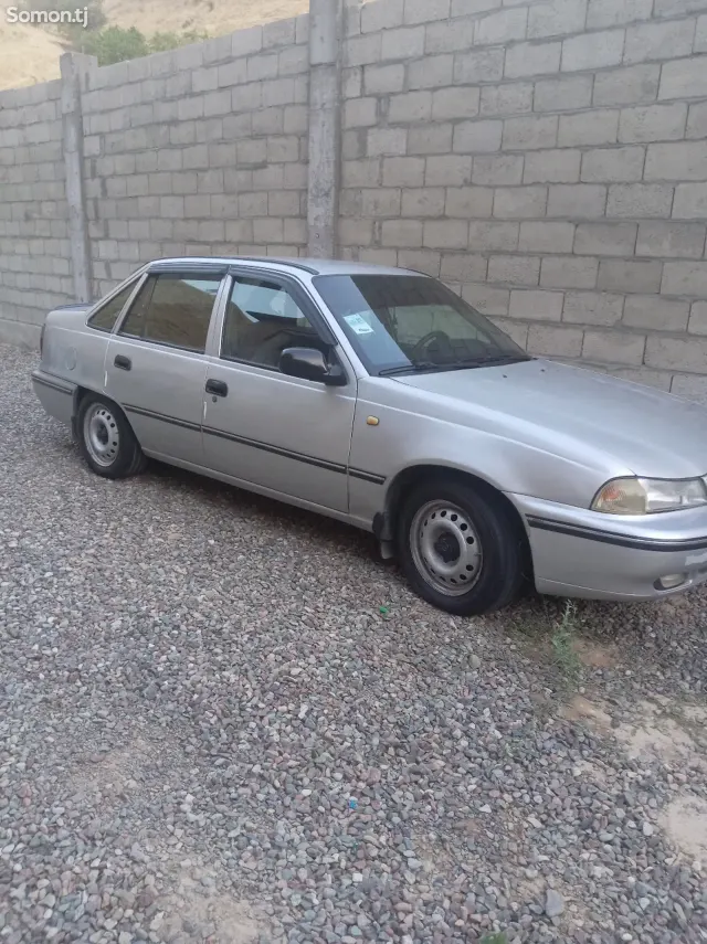 Daewoo Nexia 1995 · 1.5 MT