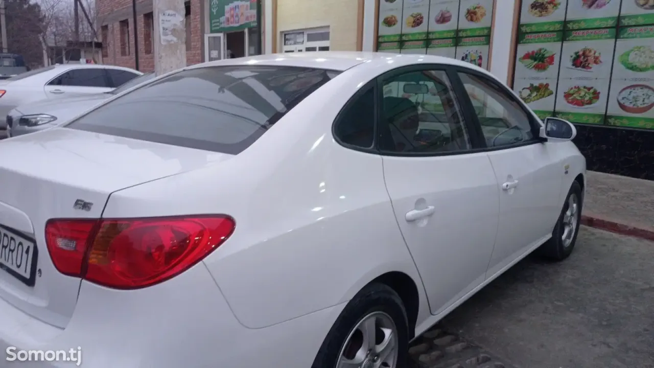 Hyundai Avante 2009 · 1.6 AT
