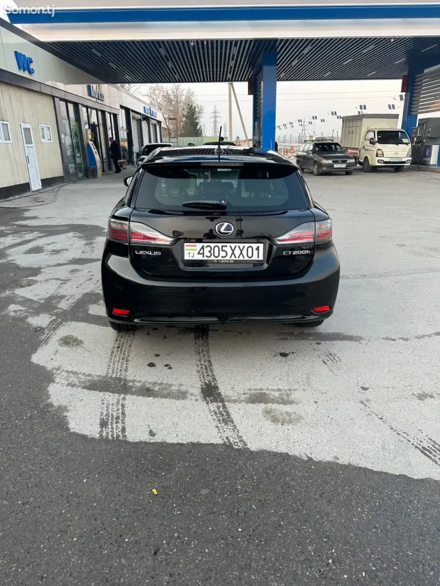 Lexus CT series 2013 · 2.0 CVT