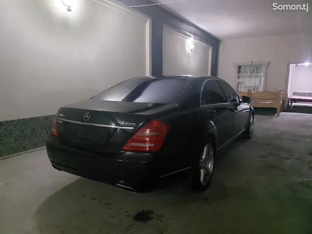 Mercedes-Benz S class 2011 · 5.0 AT