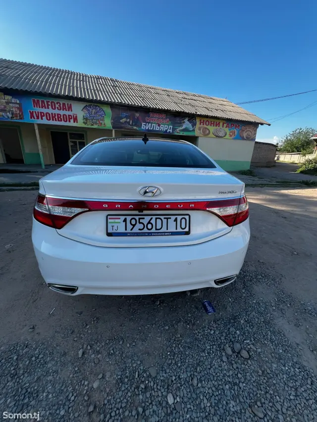 Hyundai Grandeur 2011 · 3.5 AT