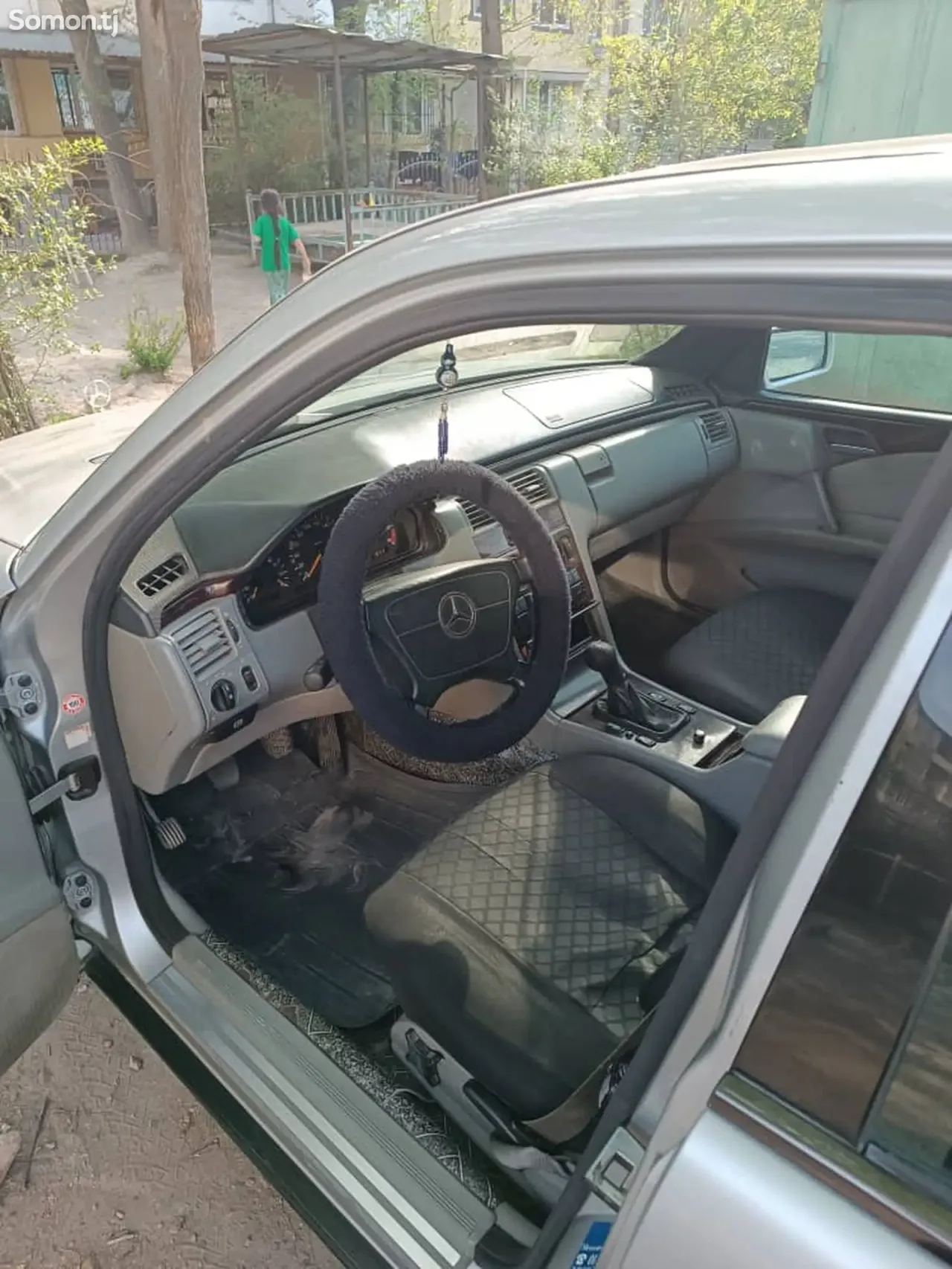 Mercedes-Benz E class 1996 · 2.2 MT
