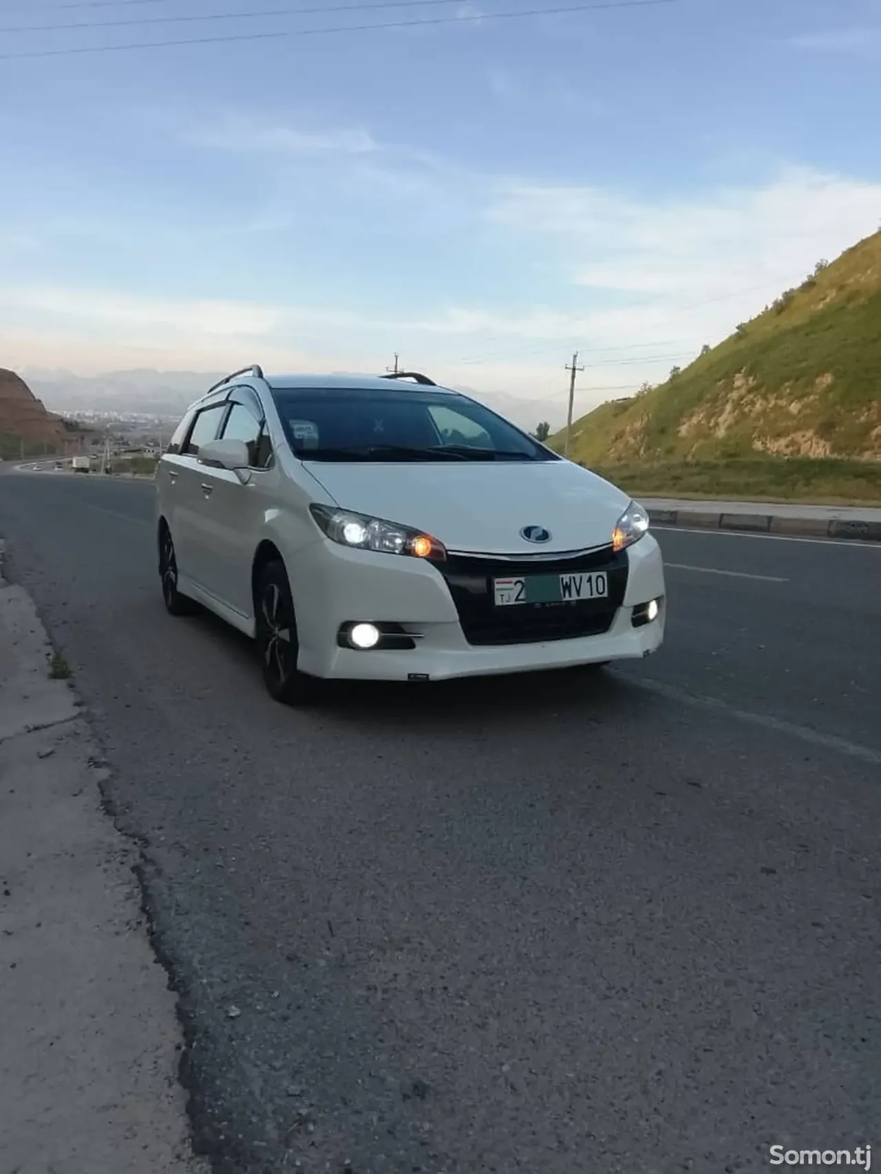 Toyota Wish 2015 · 1.8 AT