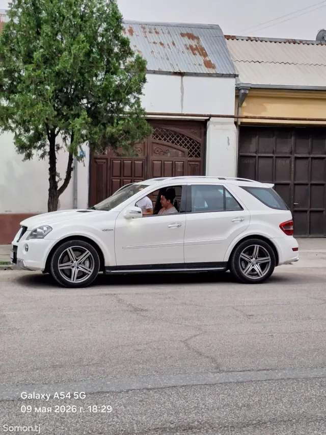 Mercedes-Benz ML class 2011 · 6.3 AT