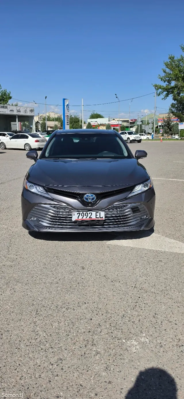 Toyota Camry 2018 · 2.5 AT
