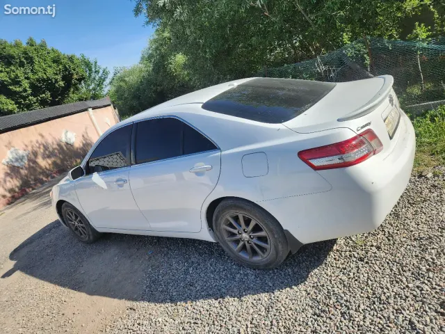 Toyota Camry 2009 · AT