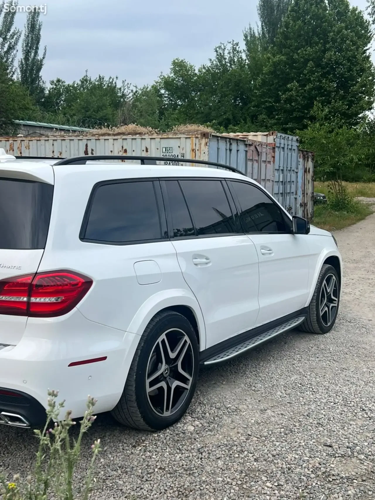 Mercedes-Benz GLS 2017 · 5.5 AT