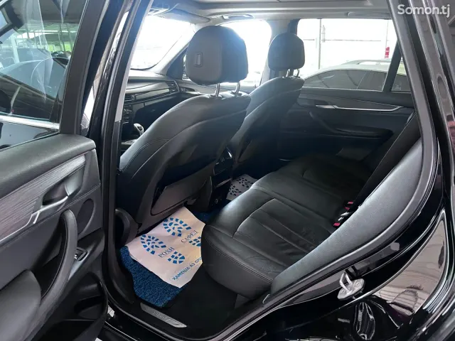 BMW X5 2016 · 3.0 AT