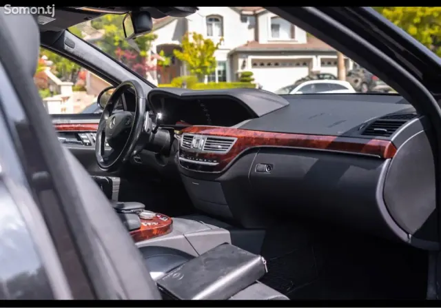 Mercedes-Benz S class 2012 · 6.3 AT