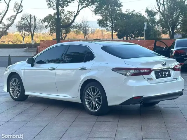 Toyota Camry 2019 · 2.5 AT