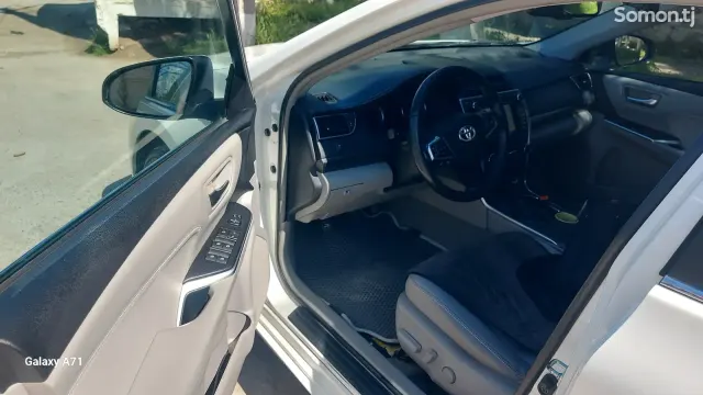 Toyota Camry 2016 · 2.5 CVT