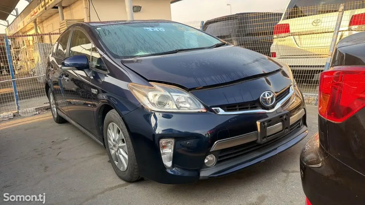 Toyota Prius 2014 · 1.8 AT