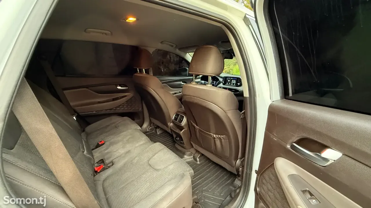 Hyundai Santa Fe 2019 · 2.4 AT