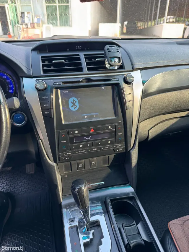 Toyota Camry 2015 · 2.5 AT