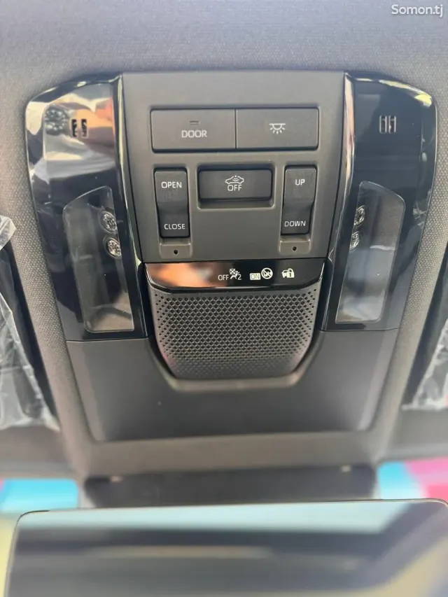 Toyota Land Cruiser Prado 2025 · 2.4 AT