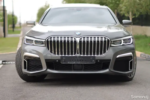 BMW 7 series 2017 · 4.0 AT