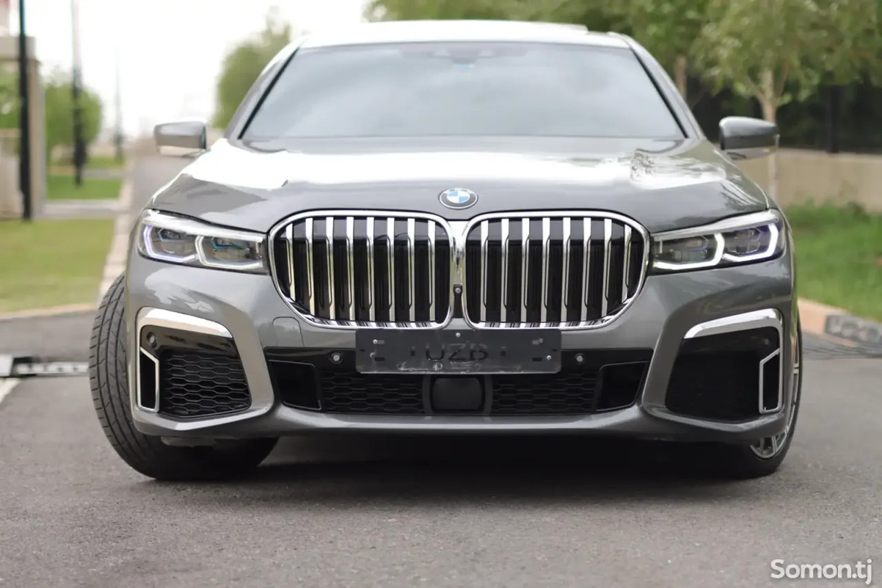 BMW 7 series 2017 · 4.0 AT