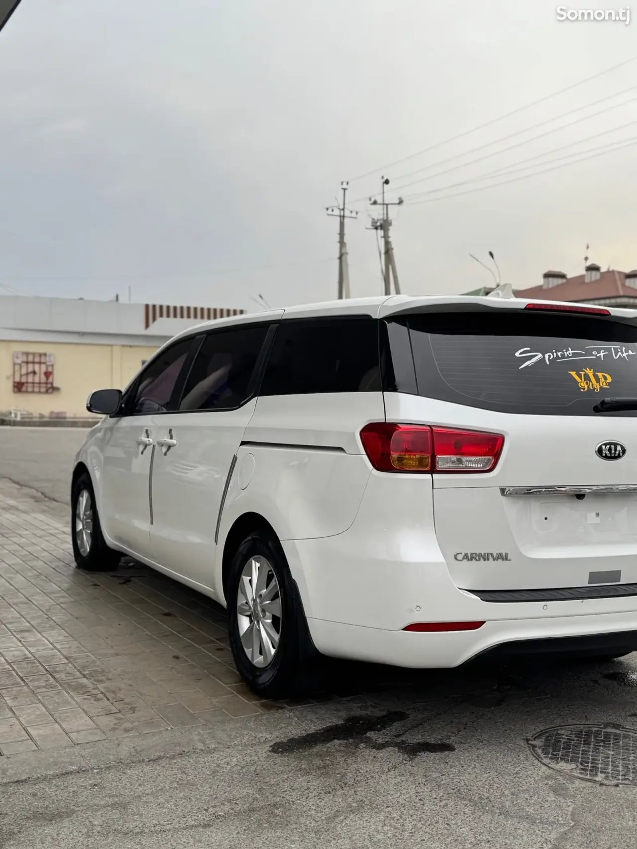 Kia Carnival 2015 · 2.2 AT