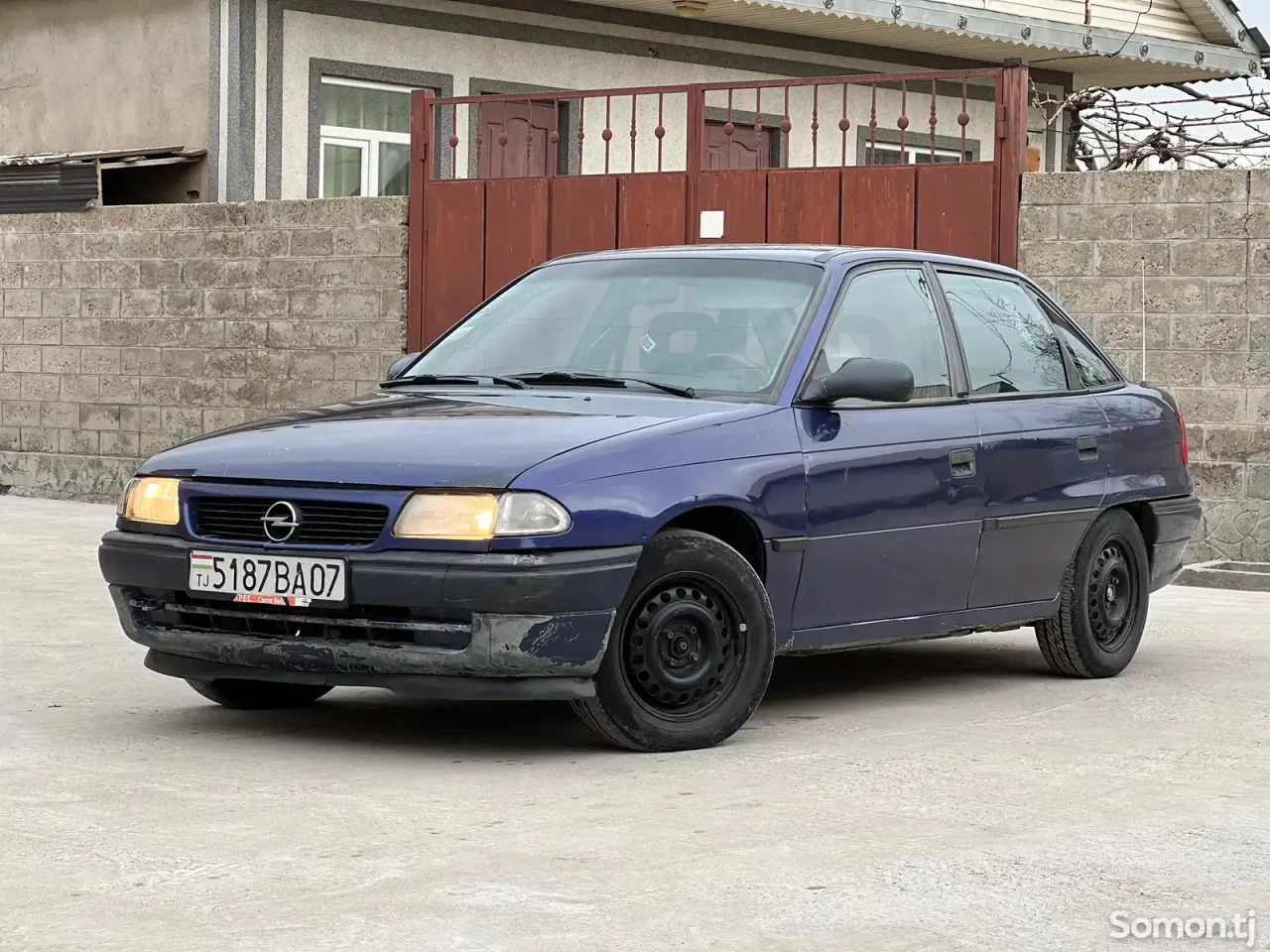 Opel Astra F 1995 · 1.6 MT