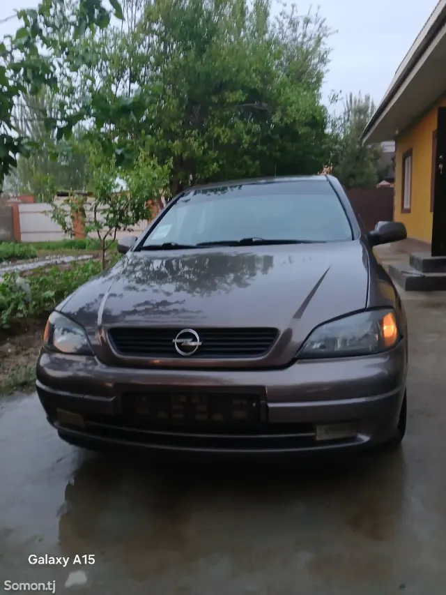 Opel Astra G 1998 · 1.6 MT