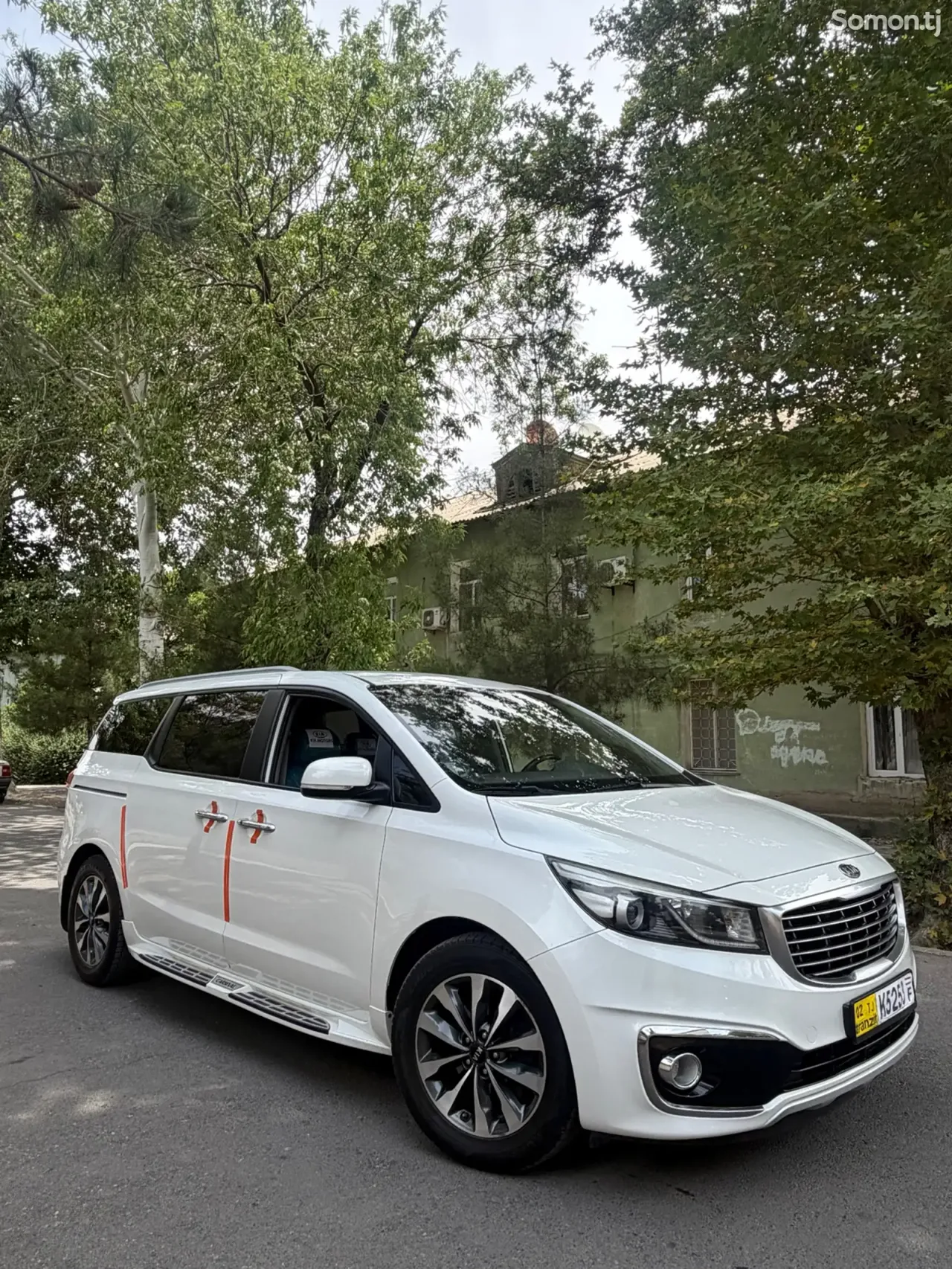 Kia Carnival 2014 · 2.2 AT