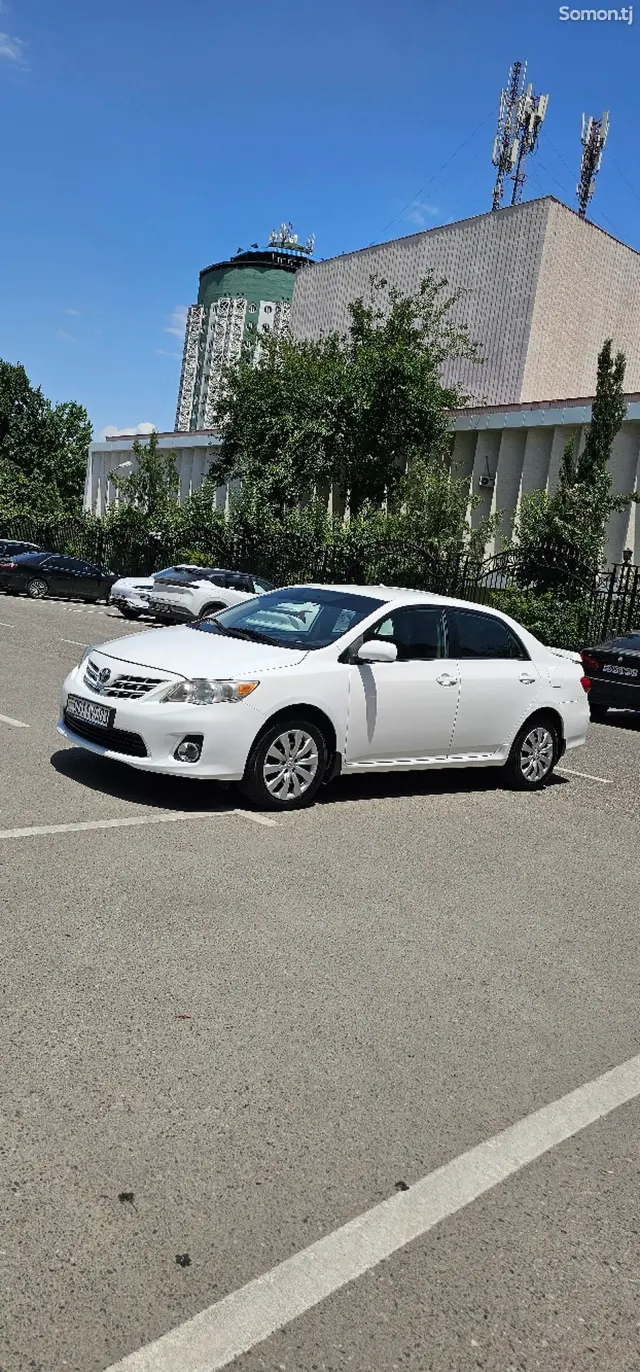 Toyota Corolla 2013 · 1.8 AT