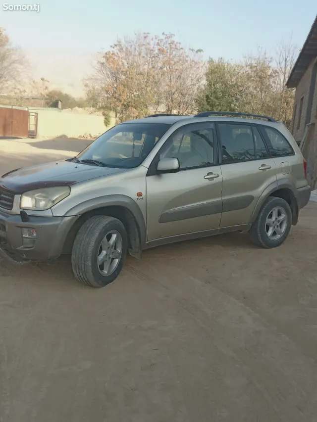 Toyota RAV 4 2002 · 2.2 AT
