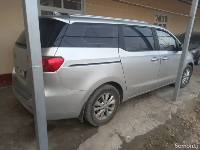 Kia Carnival 2016 · 2.2 AT