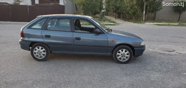 Opel Astra F 1997 · 1.6 MT